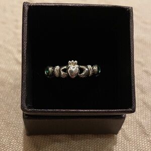 925 Sterling Silver and Green Claddagh Ring